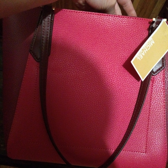 Michael Kors - Picture 3 of 3